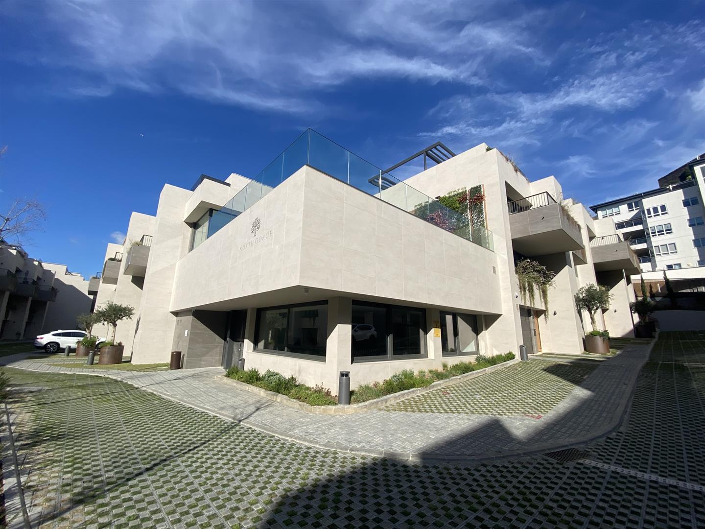 Image of House - 5 Bedrooms - 6 Bathrooms for Sale in North Gorge-Gibraltar, Image 4